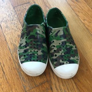 Camo native size 11